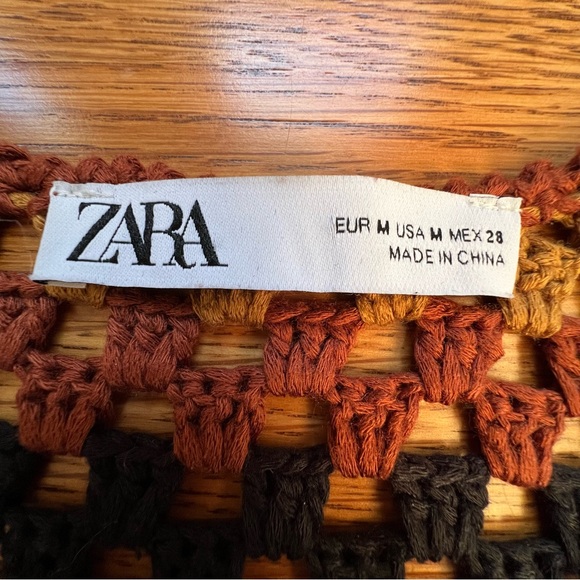 ⭐️ Zara Short Sleeve Ruffle Black Brown Gold Crochet Knit Ruffle Crop Top MEDIUM - Picture 6 of 12